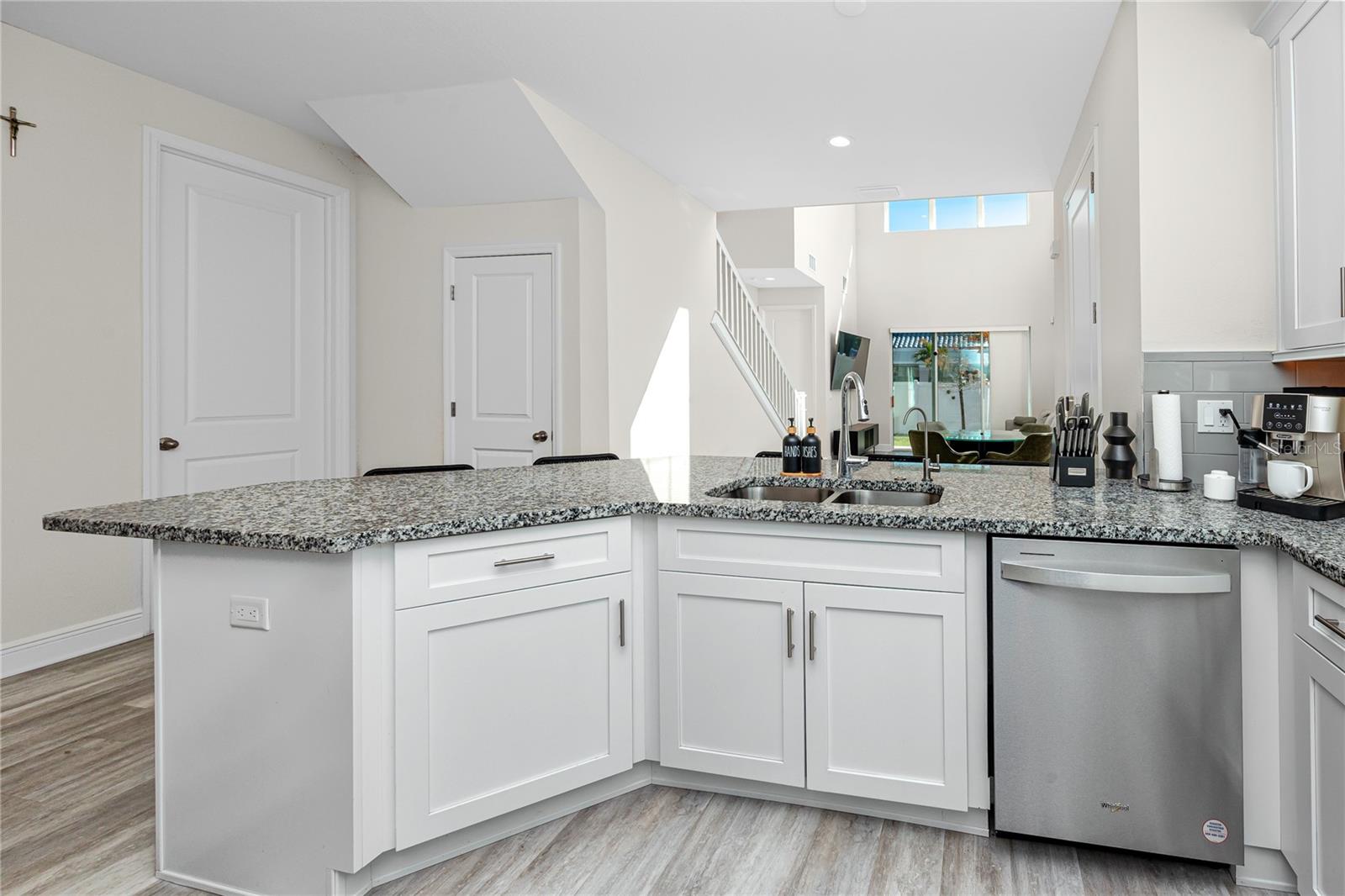 Listing photo id 8 for 1527 Caldera Court