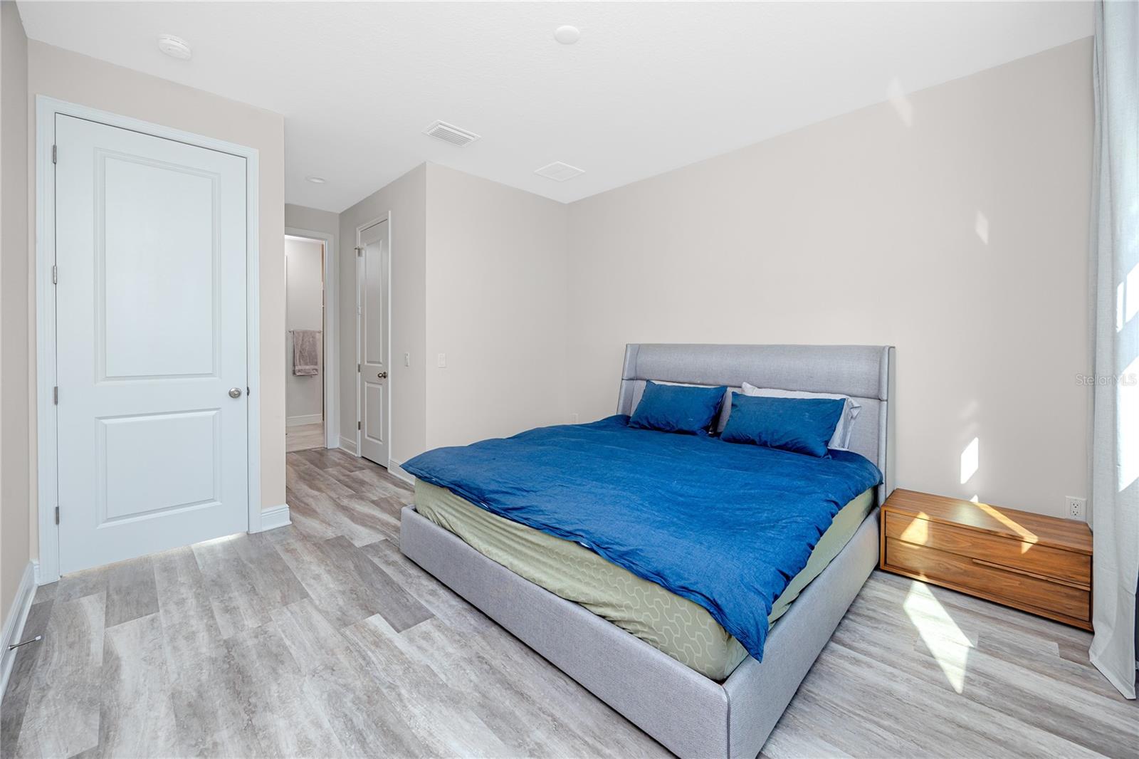 Listing photo id 15 for 1527 Caldera Court