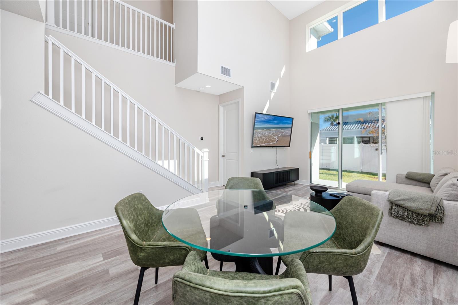 Listing photo id 1 for 1527 Caldera Court