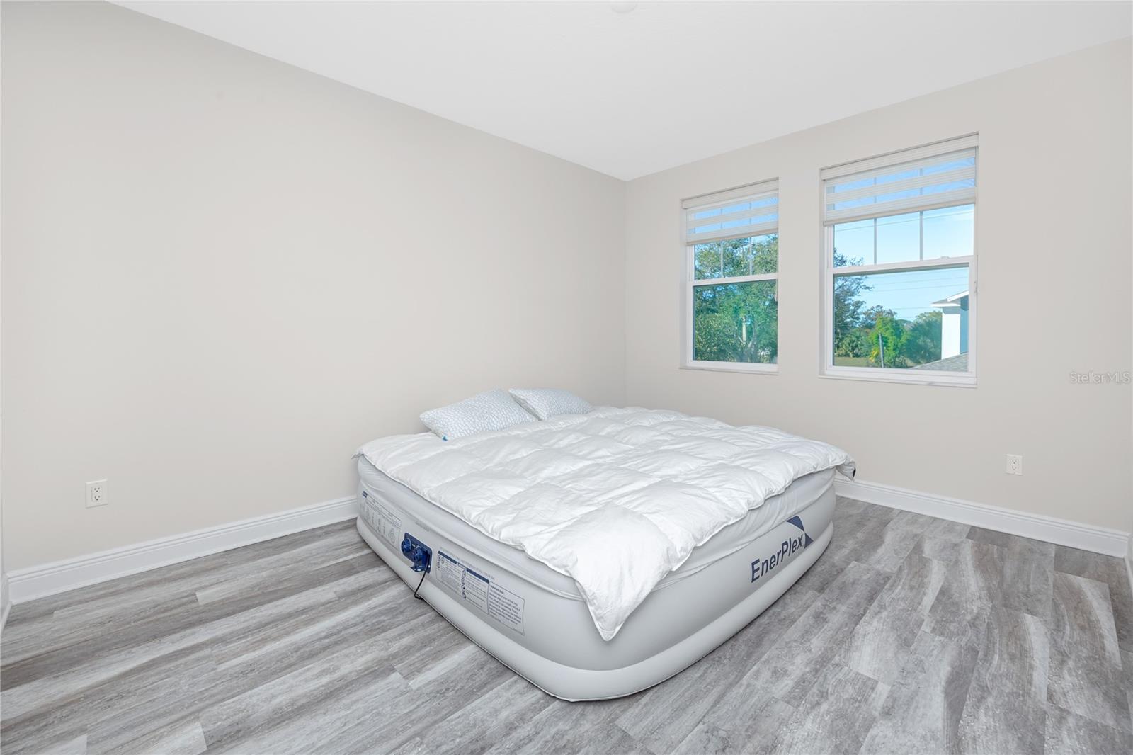 Listing photo id 31 for 1527 Caldera Court