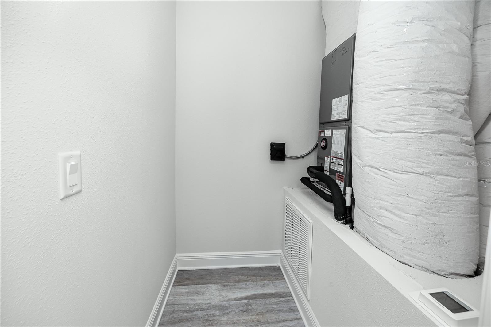 Listing photo id 35 for 1527 Caldera Court