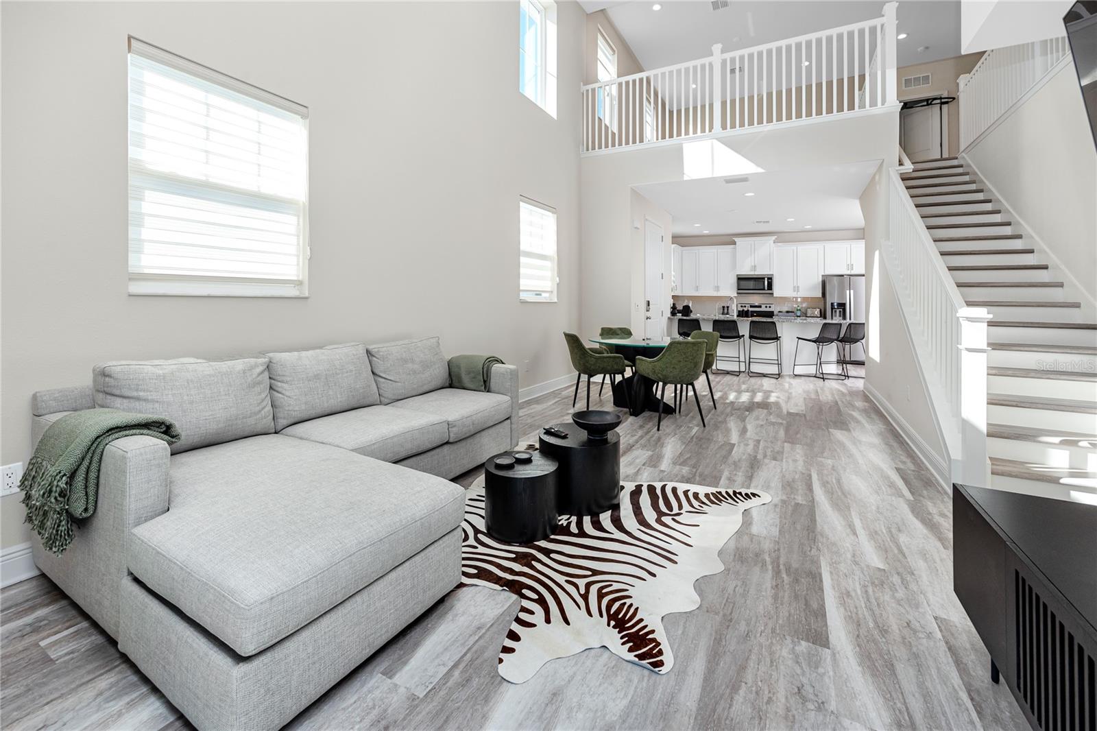 Listing photo id 2 for 1527 Caldera Court