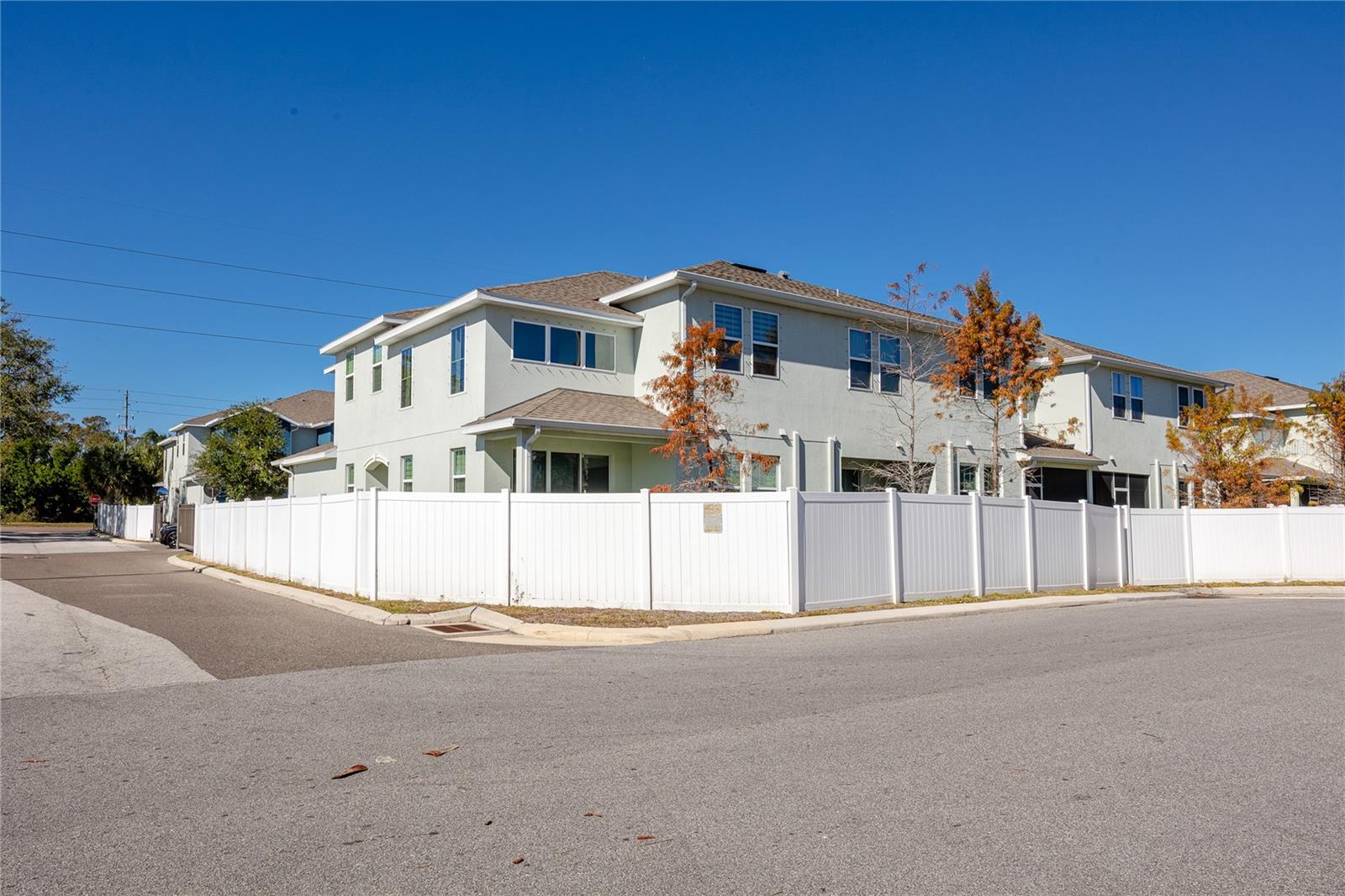 Listing photo id 43 for 1527 Caldera Court