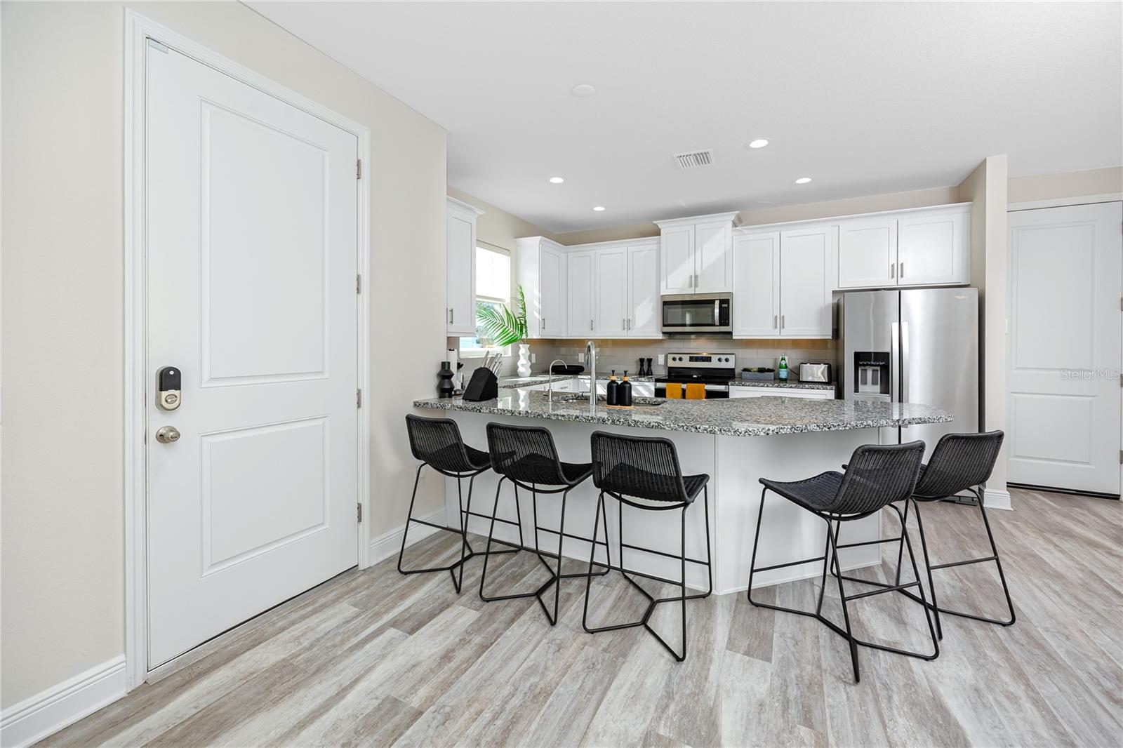 Listing photo id 6 for 1527 Caldera Court