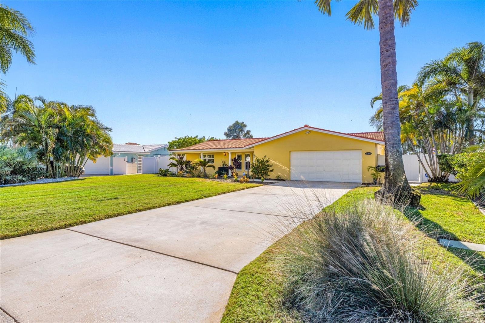 Image 3 of 48 For 3784 42nd Avenue S