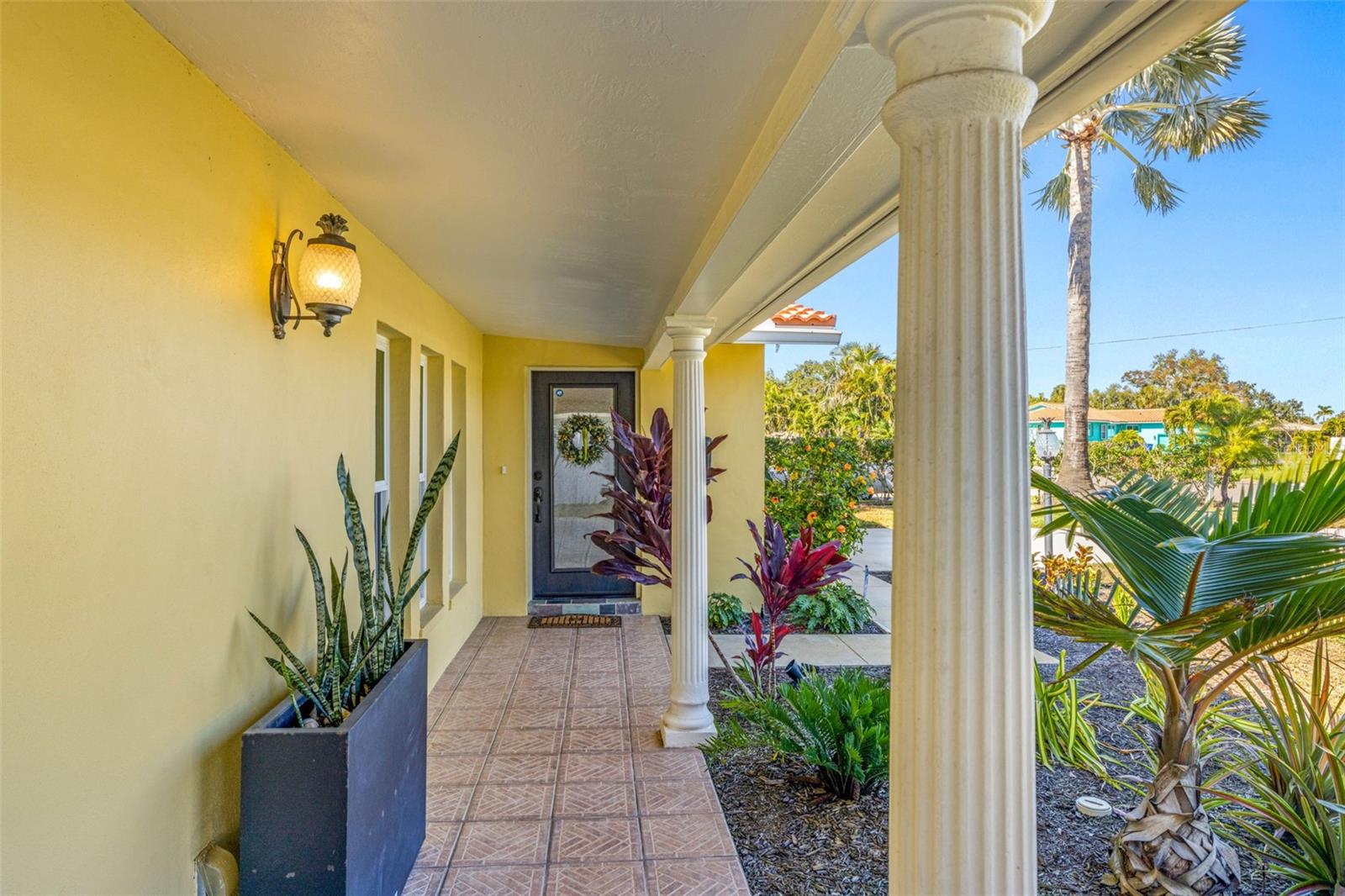 Image 4 of 48 For 3784 42nd Avenue S