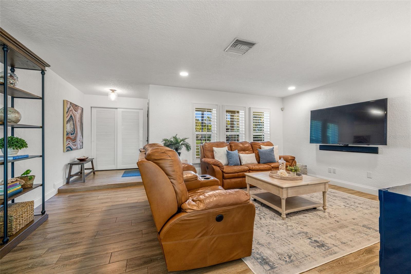 Image 5 of 48 For 3784 42nd Avenue S