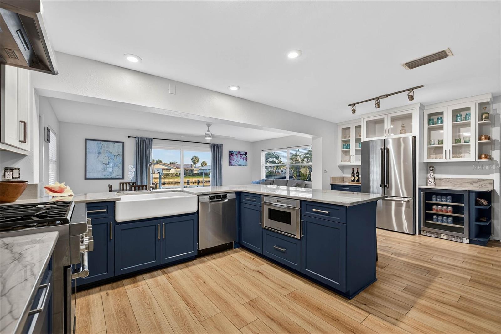 Listing photo id 13 for 1984 Michigan Avenue Ne