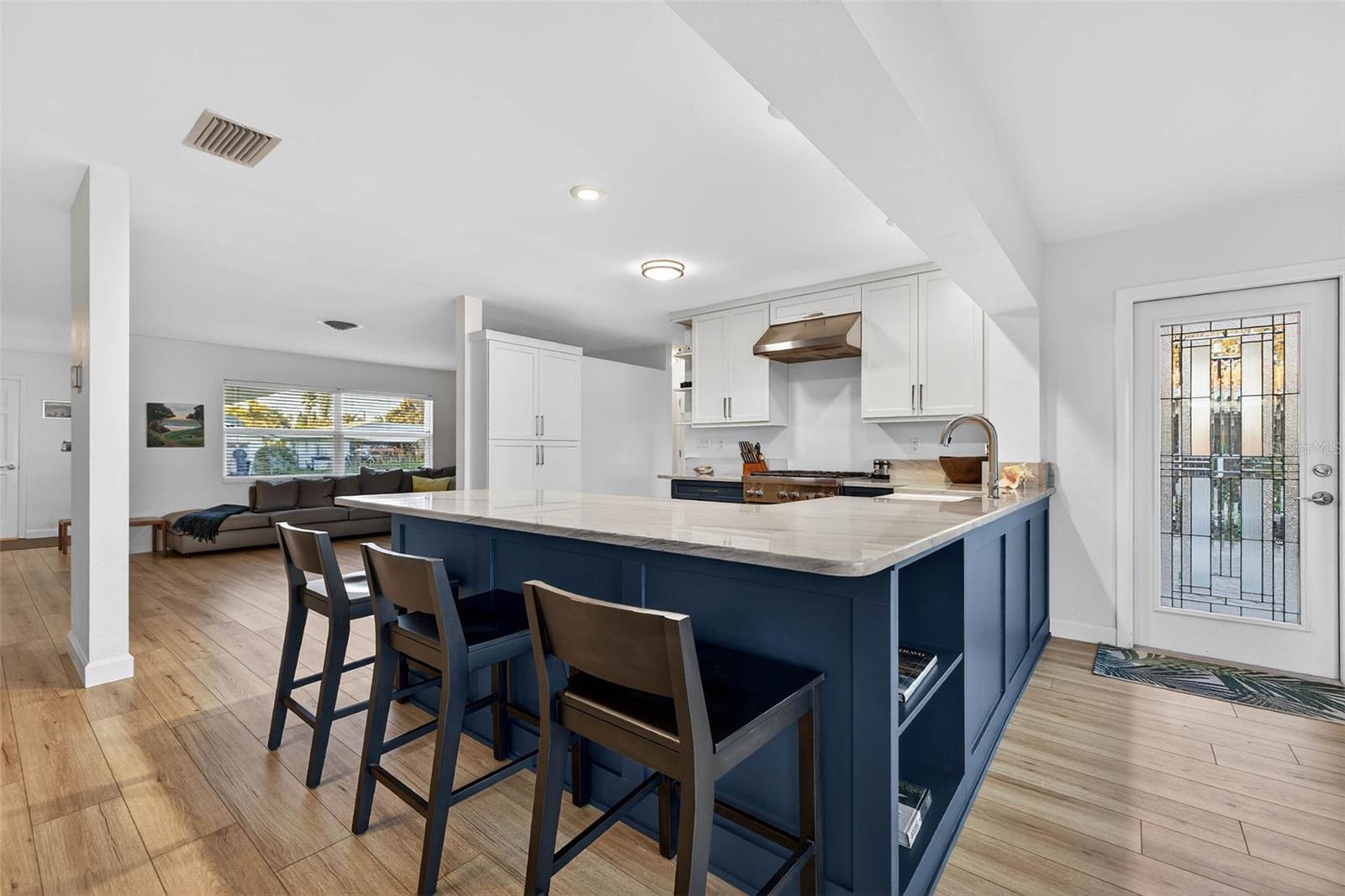 Listing photo id 14 for 1984 Michigan Avenue Ne