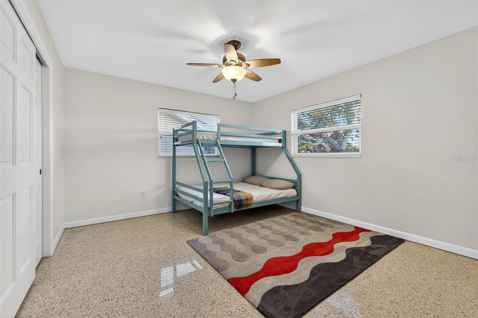 Listing photo id 21 for 1984 Michigan Avenue Ne