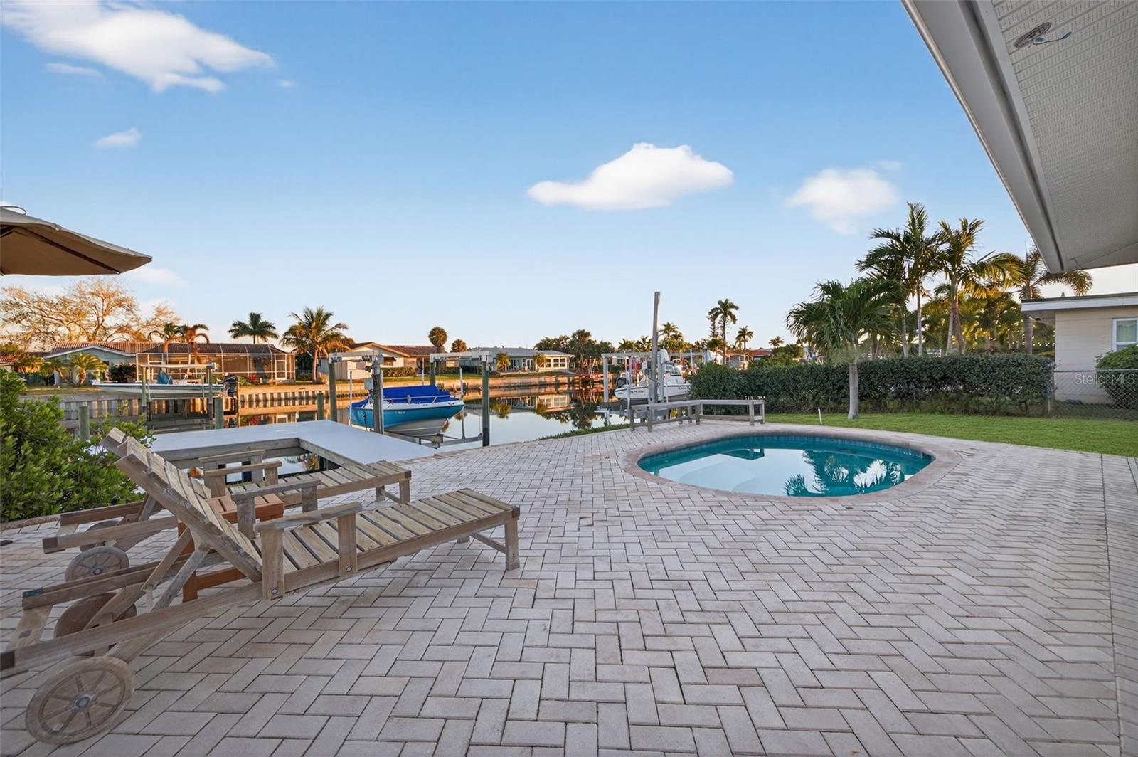 Listing photo id 25 for 1984 Michigan Avenue Ne