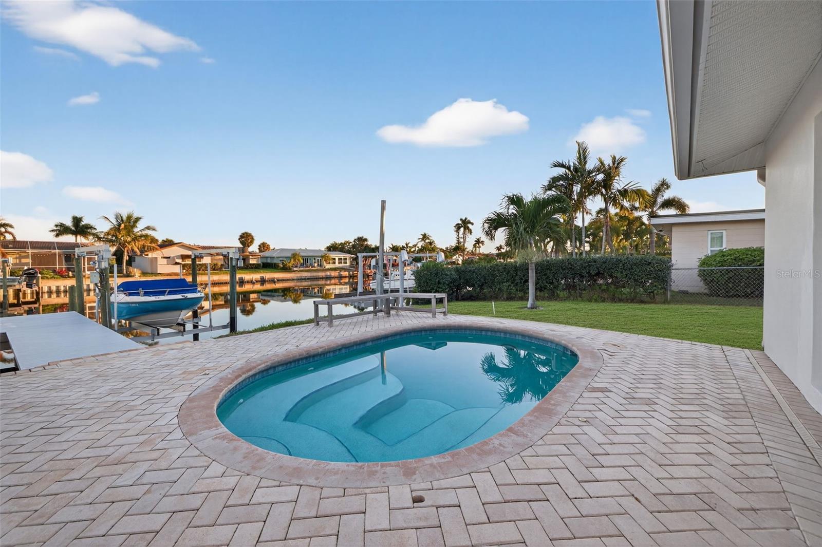 Listing photo id 26 for 1984 Michigan Avenue Ne