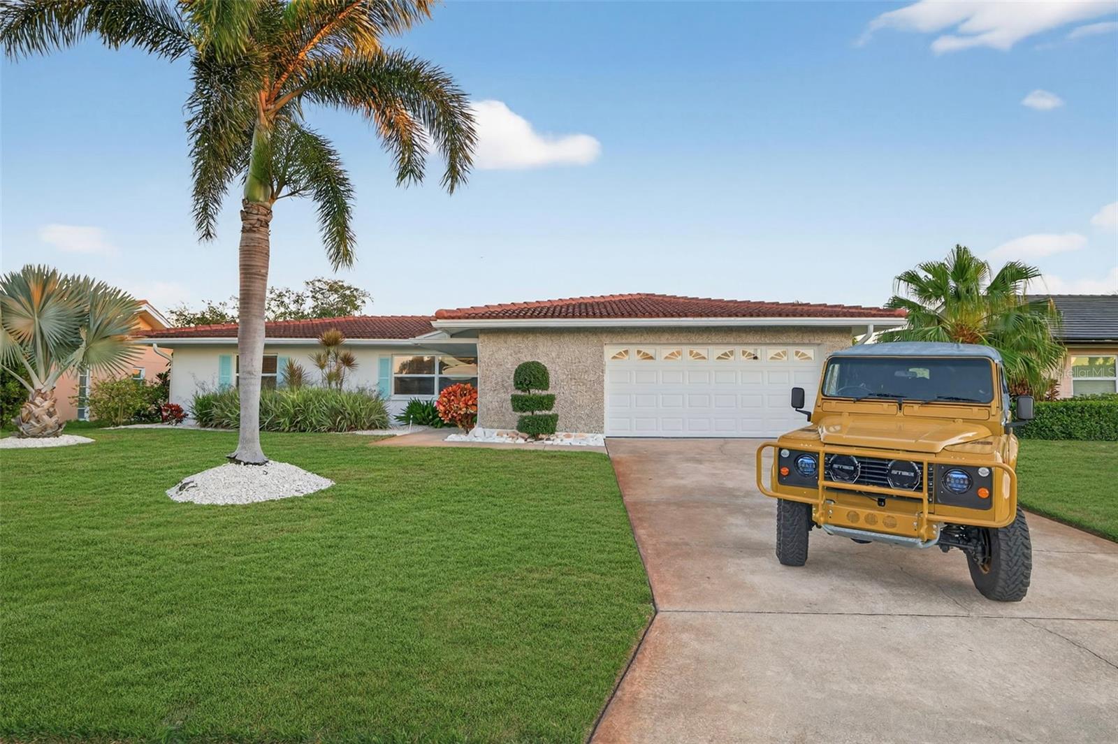 Listing photo id 1 for 1984 Michigan Avenue Ne