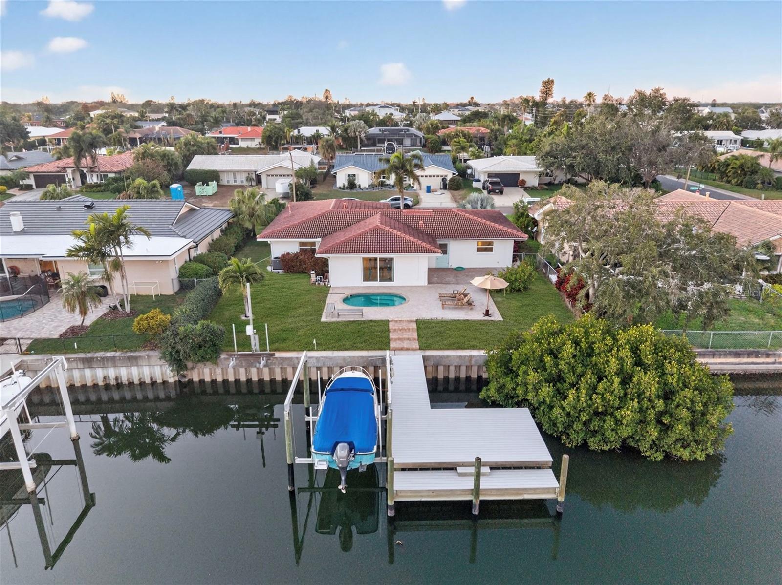 Listing photo id 32 for 1984 Michigan Avenue Ne