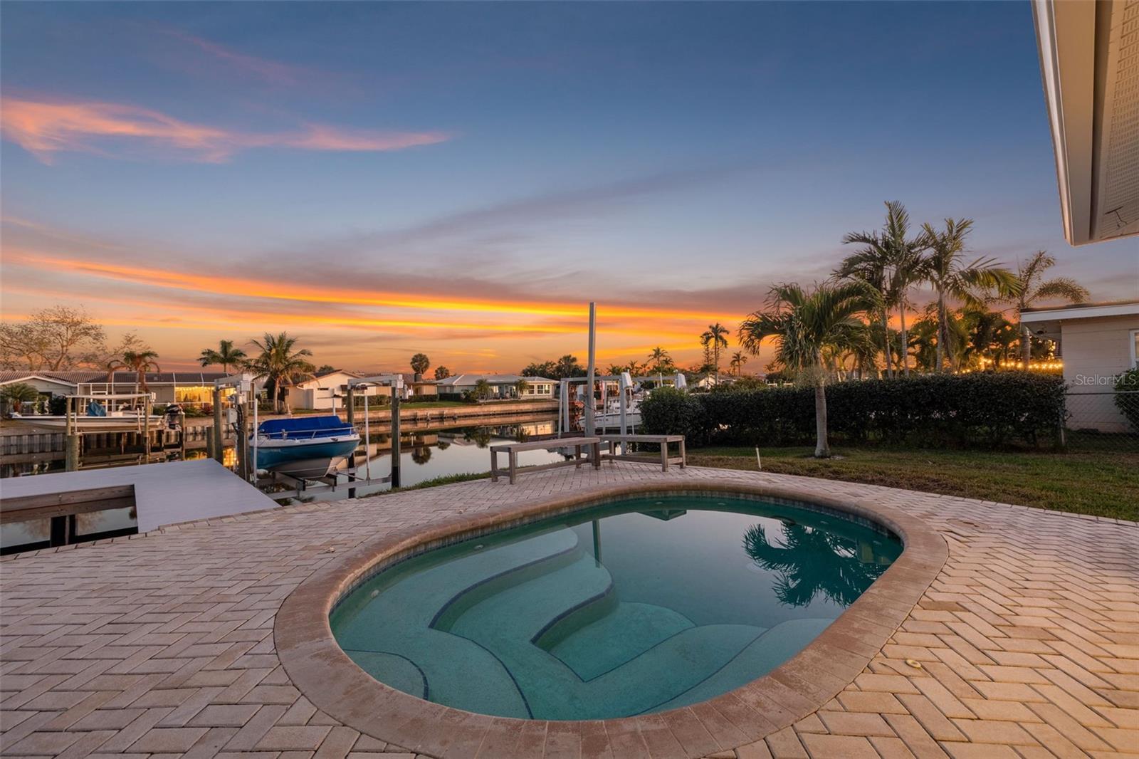 Listing photo id 34 for 1984 Michigan Avenue Ne