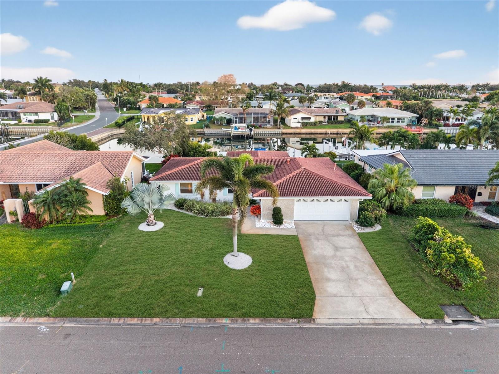 Listing photo id 2 for 1984 Michigan Avenue Ne