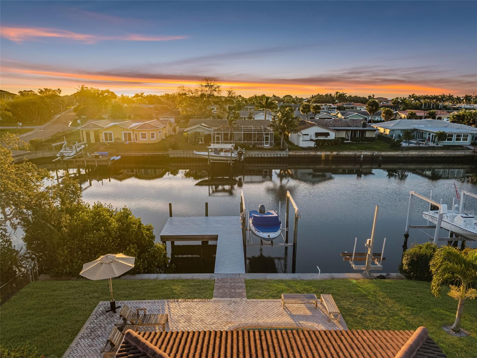 Listing photo id 3 for 1984 Michigan Avenue Ne