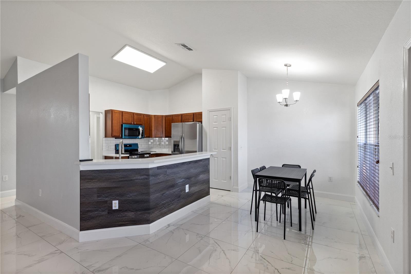 Image 24 of 29 For 12374 Corrine