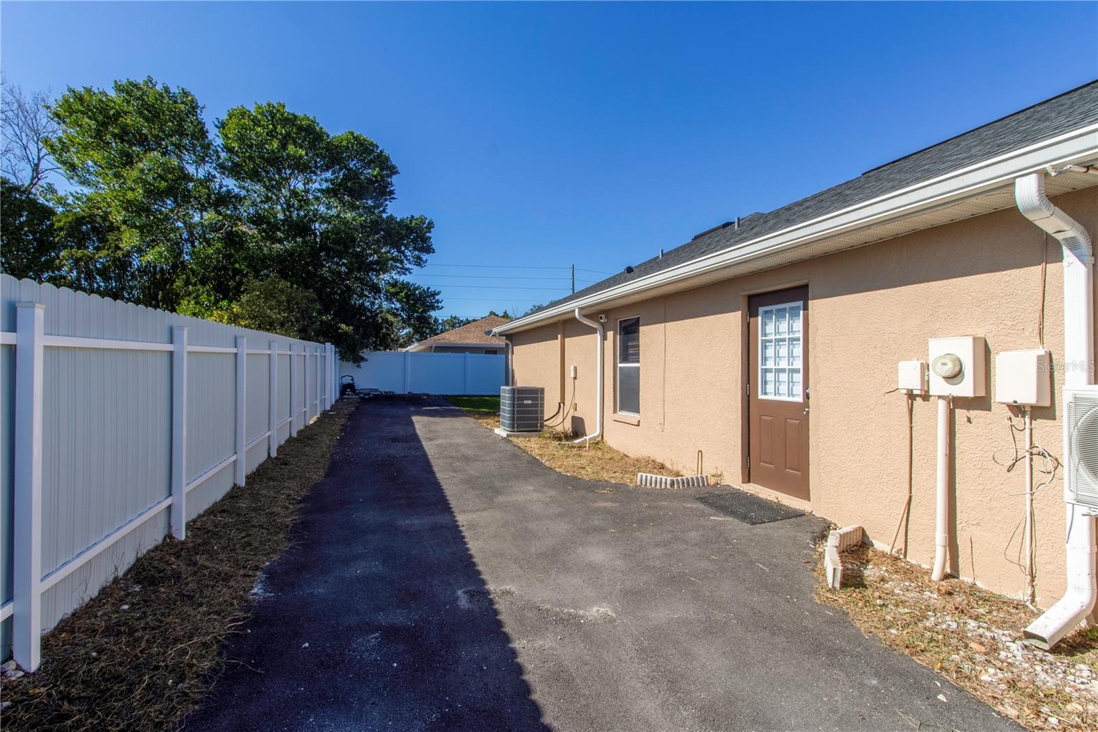 Image 5 of 29 For 12374 Corrine