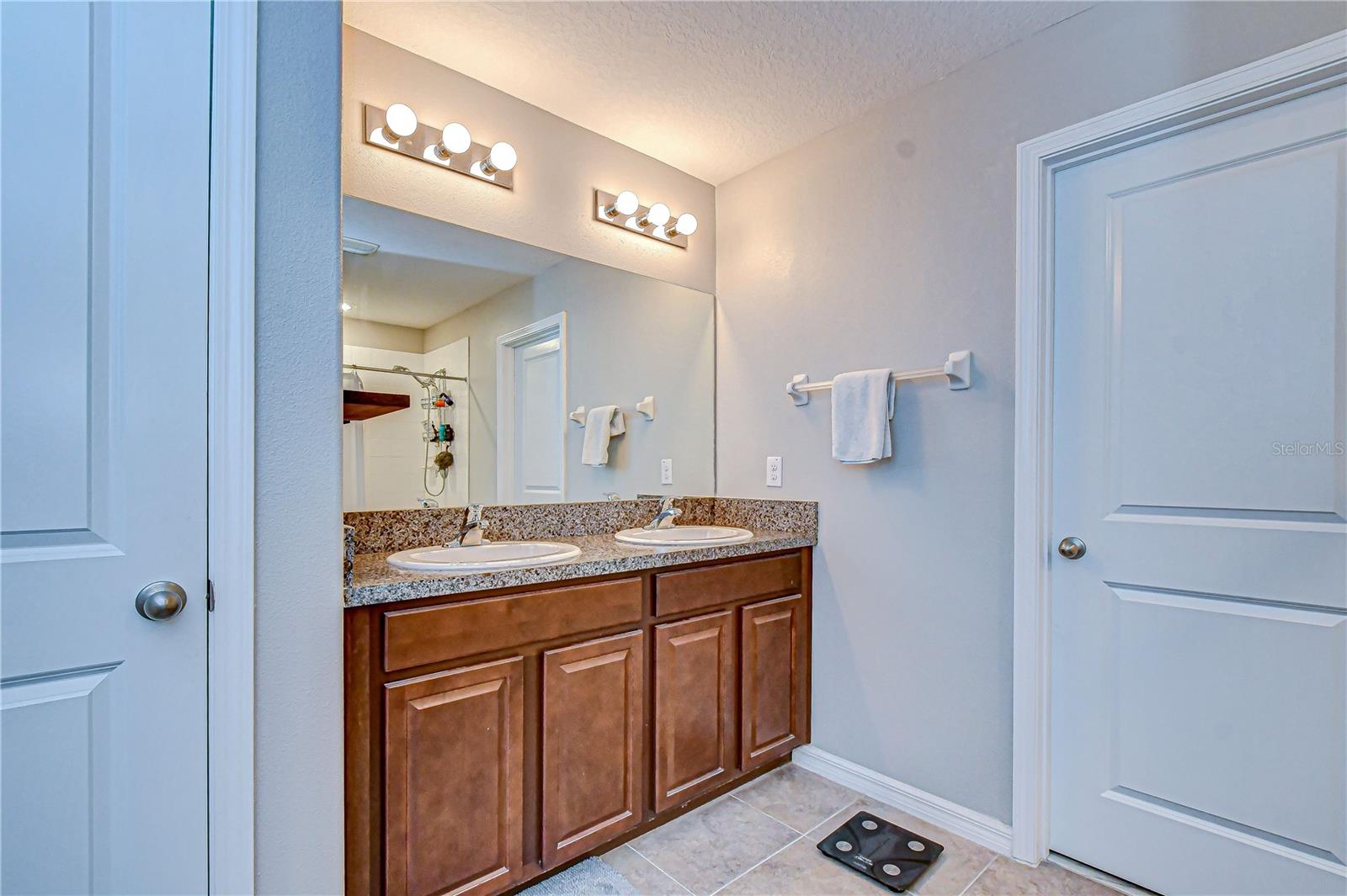 Image 28 of 54 For 10013 Rosemary Leaf Lane