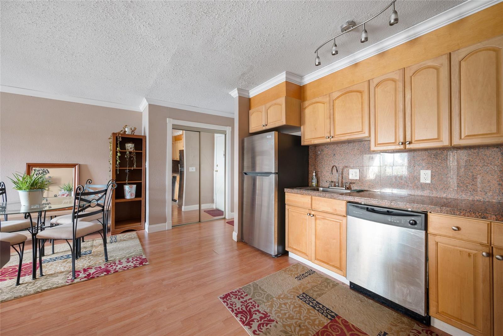 Image 12 of 24 For 10365 Paradise Boulevard 22