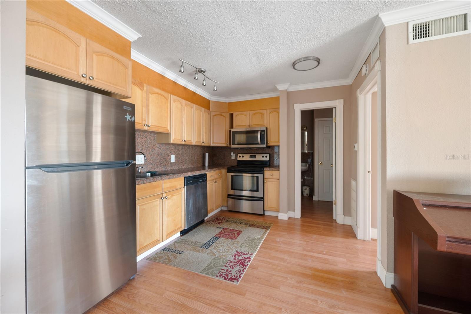 Image 13 of 24 For 10365 Paradise Boulevard 22