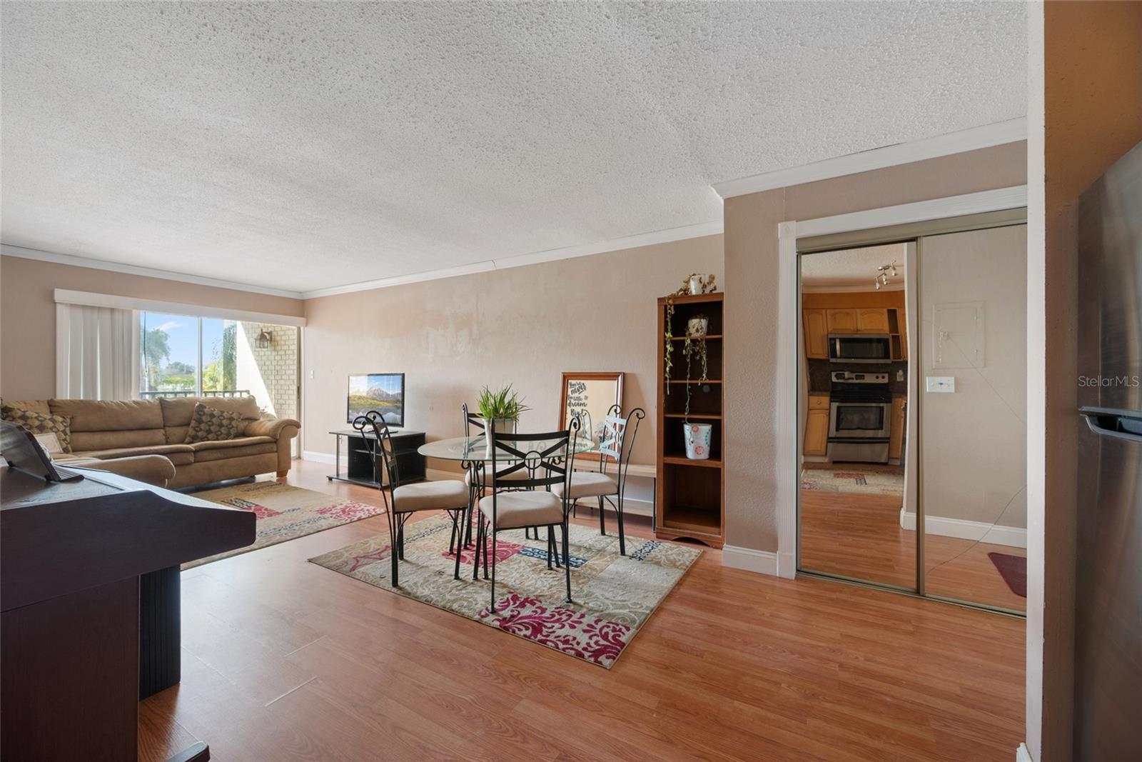 Image 5 of 24 For 10365 Paradise Boulevard 22