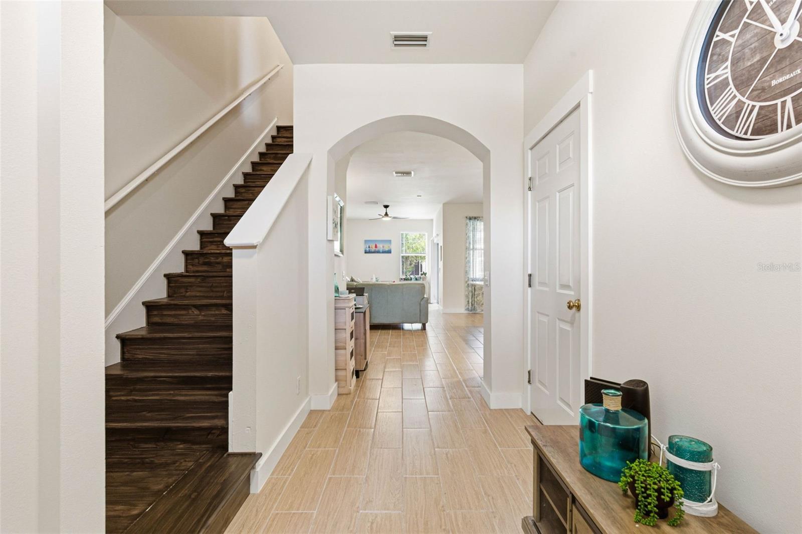 Image 17 of 46 For 541 Black Lion Drive Ne