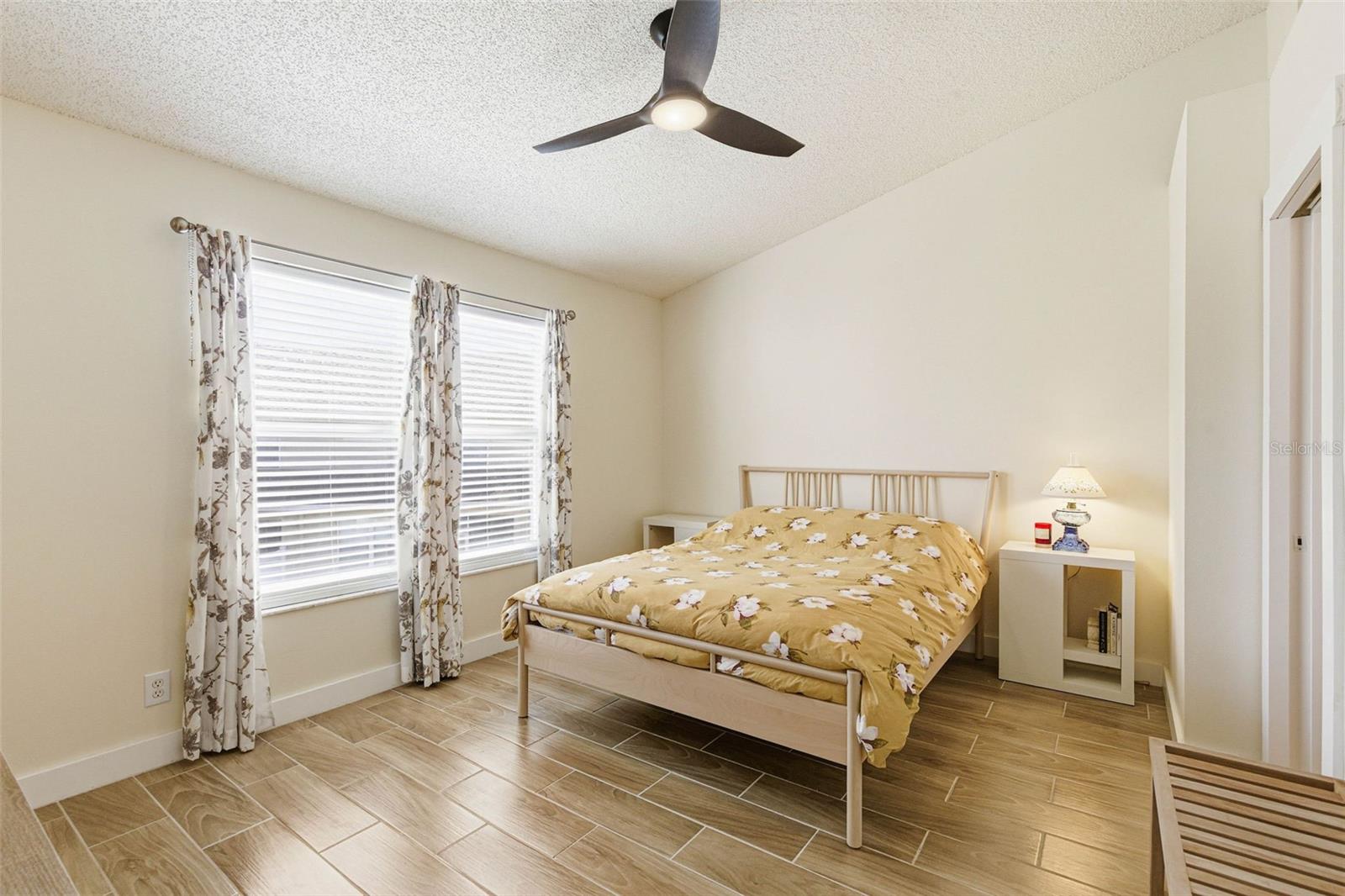 Image 18 of 46 For 541 Black Lion Drive Ne