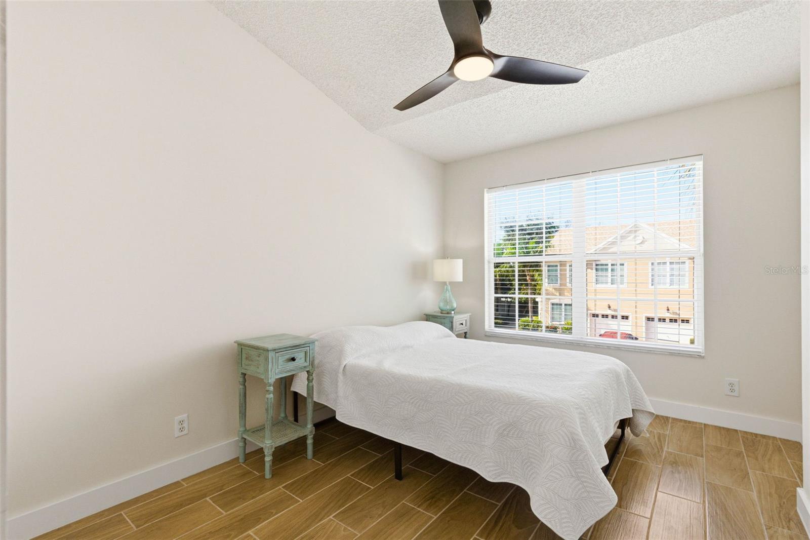 Image 25 of 46 For 541 Black Lion Drive Ne