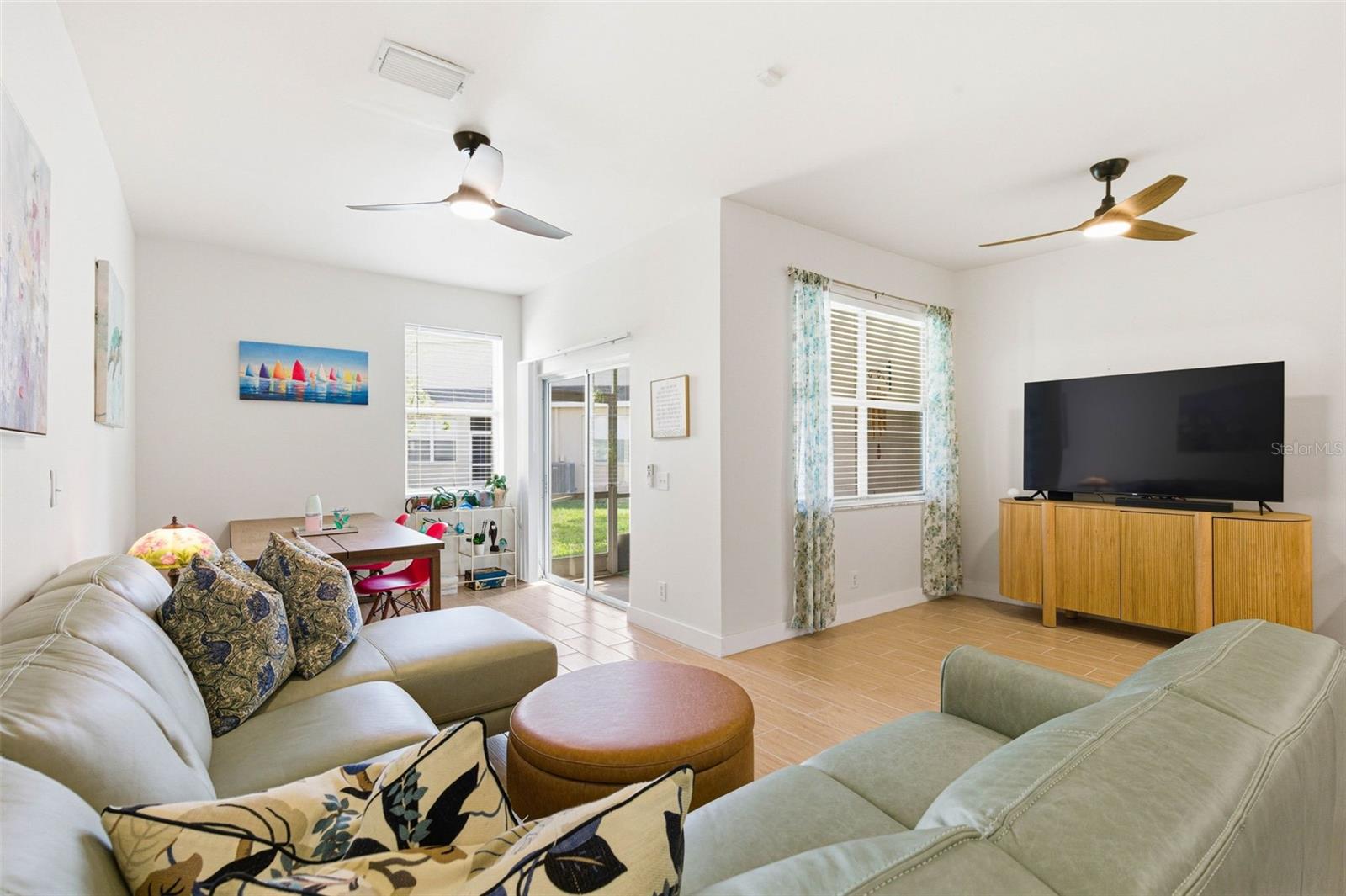 Image 5 of 46 For 541 Black Lion Drive Ne