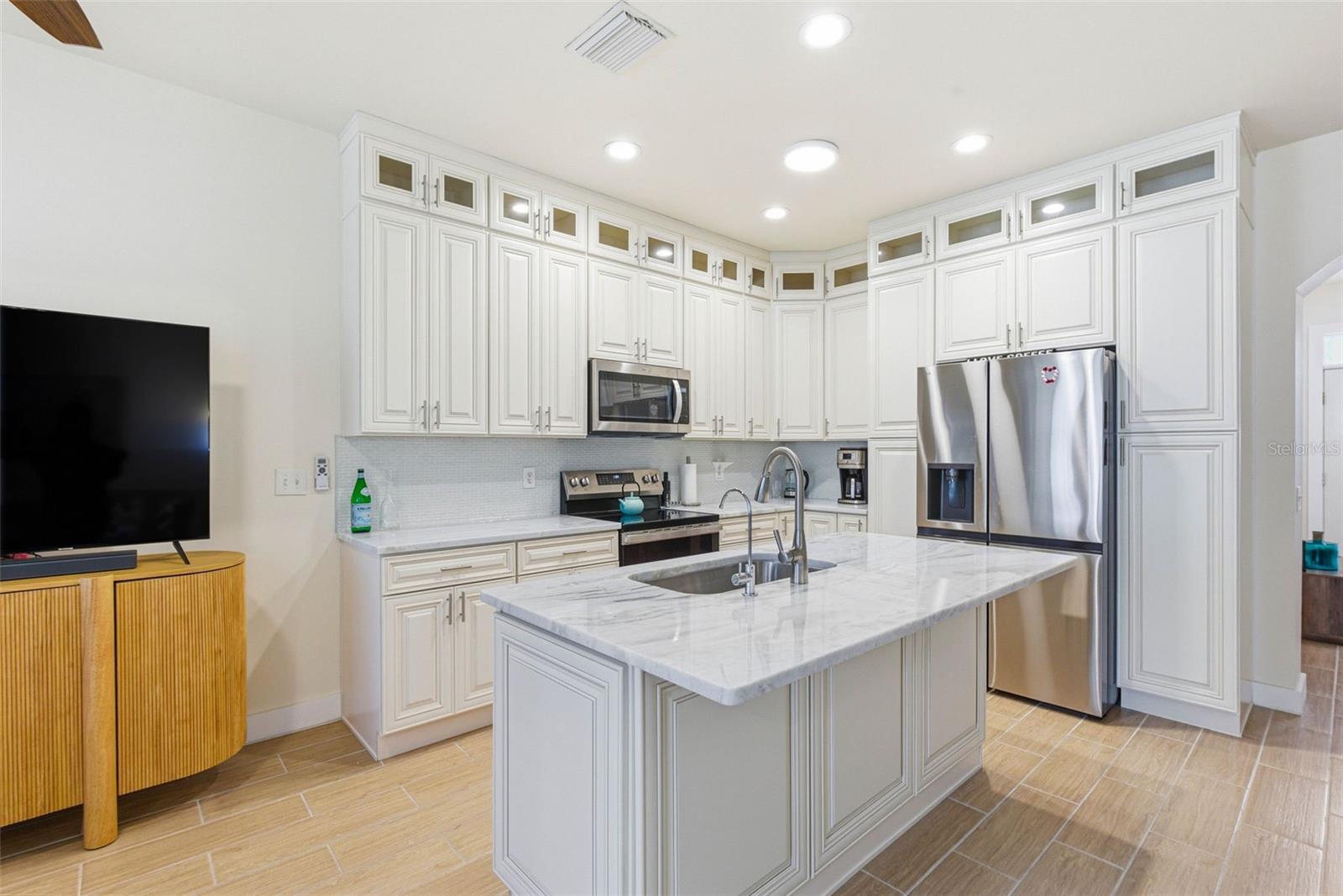 Image 6 of 46 For 541 Black Lion Drive Ne