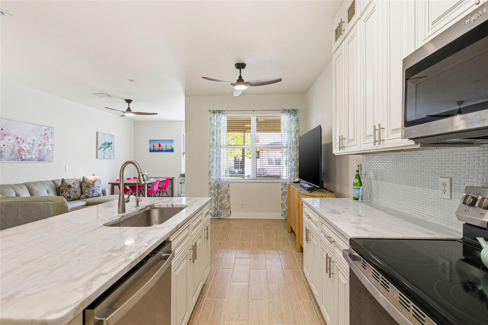 Image 7 of 46 For 541 Black Lion Drive Ne