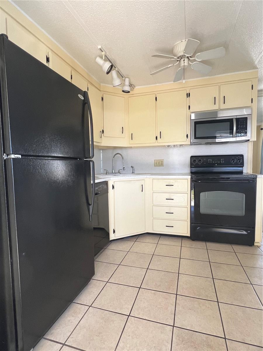 Image 15 of 55 For 1100 Belcher Road S 185