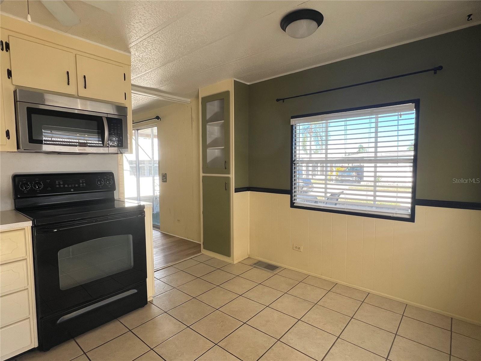 Image 5 of 55 For 1100 Belcher Road S 185