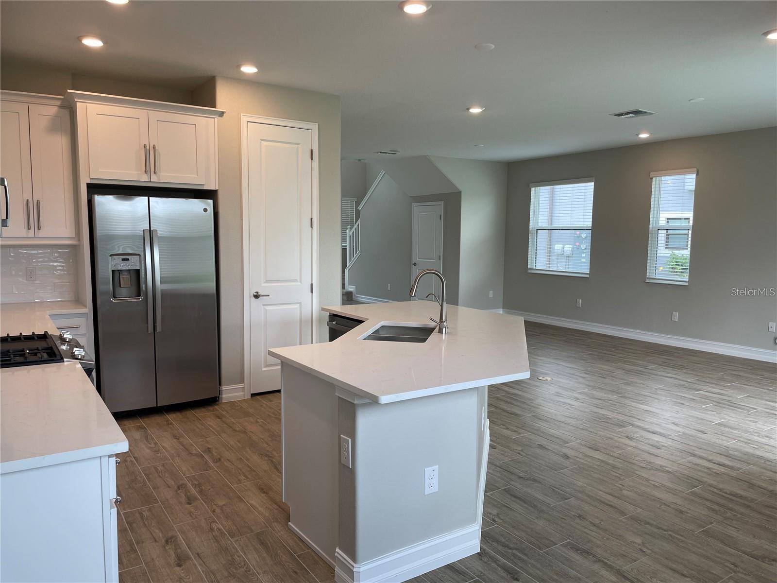 Image 11 of 34 For 4580 Almada Lane