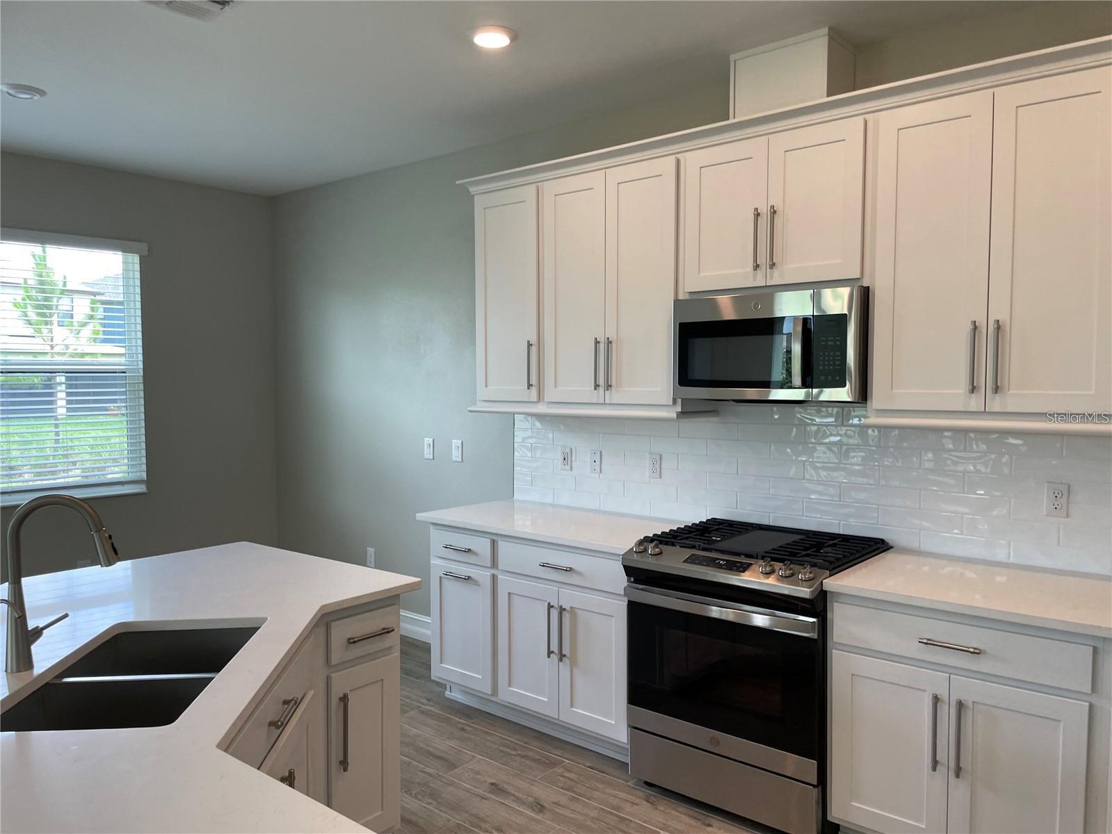 Image 14 of 34 For 4580 Almada Lane