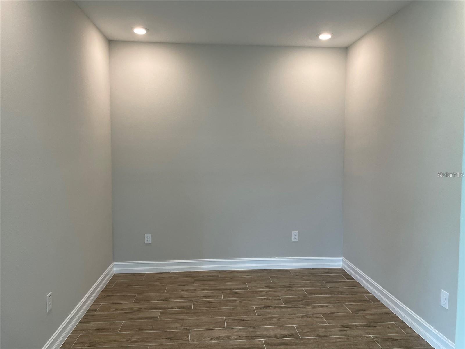 Image 16 of 34 For 4580 Almada Lane