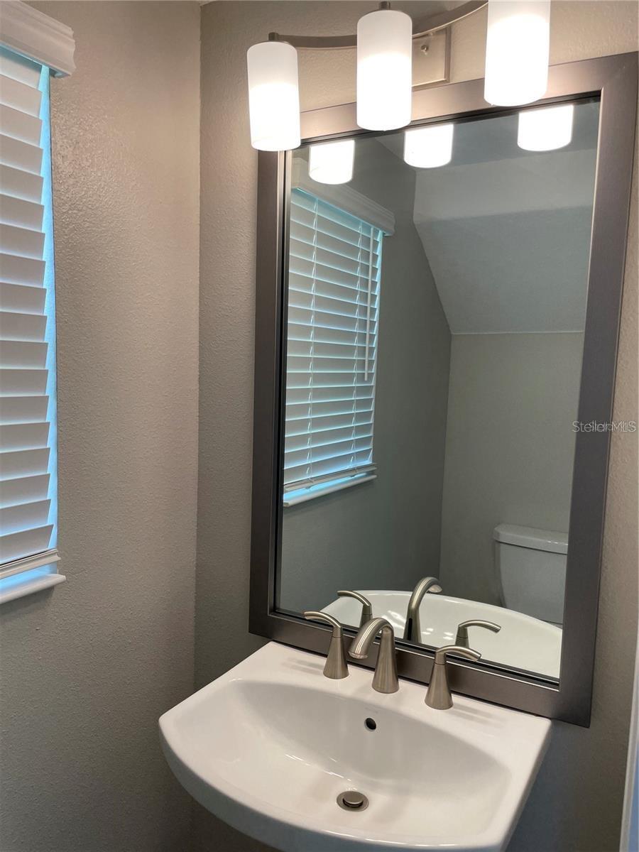 Image 17 of 34 For 4580 Almada Lane