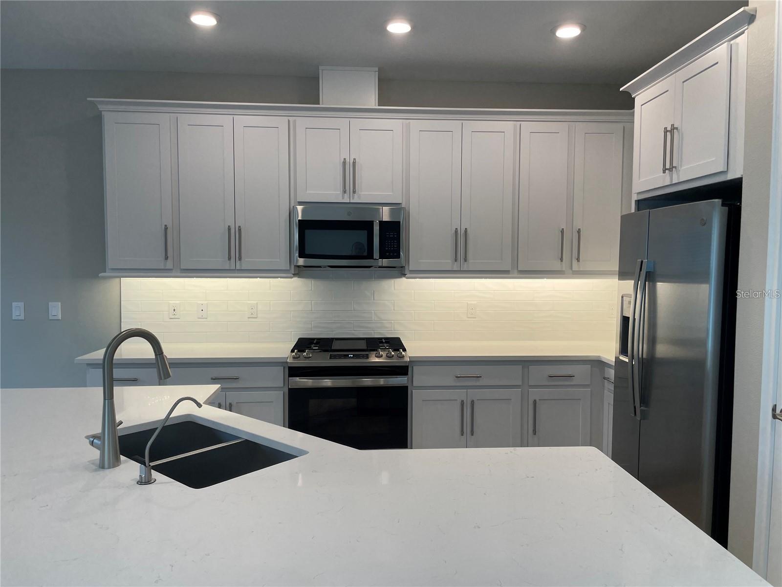 Image 6 of 34 For 4580 Almada Lane