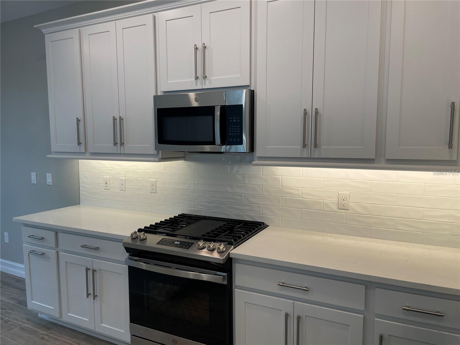 Image 8 of 34 For 4580 Almada Lane