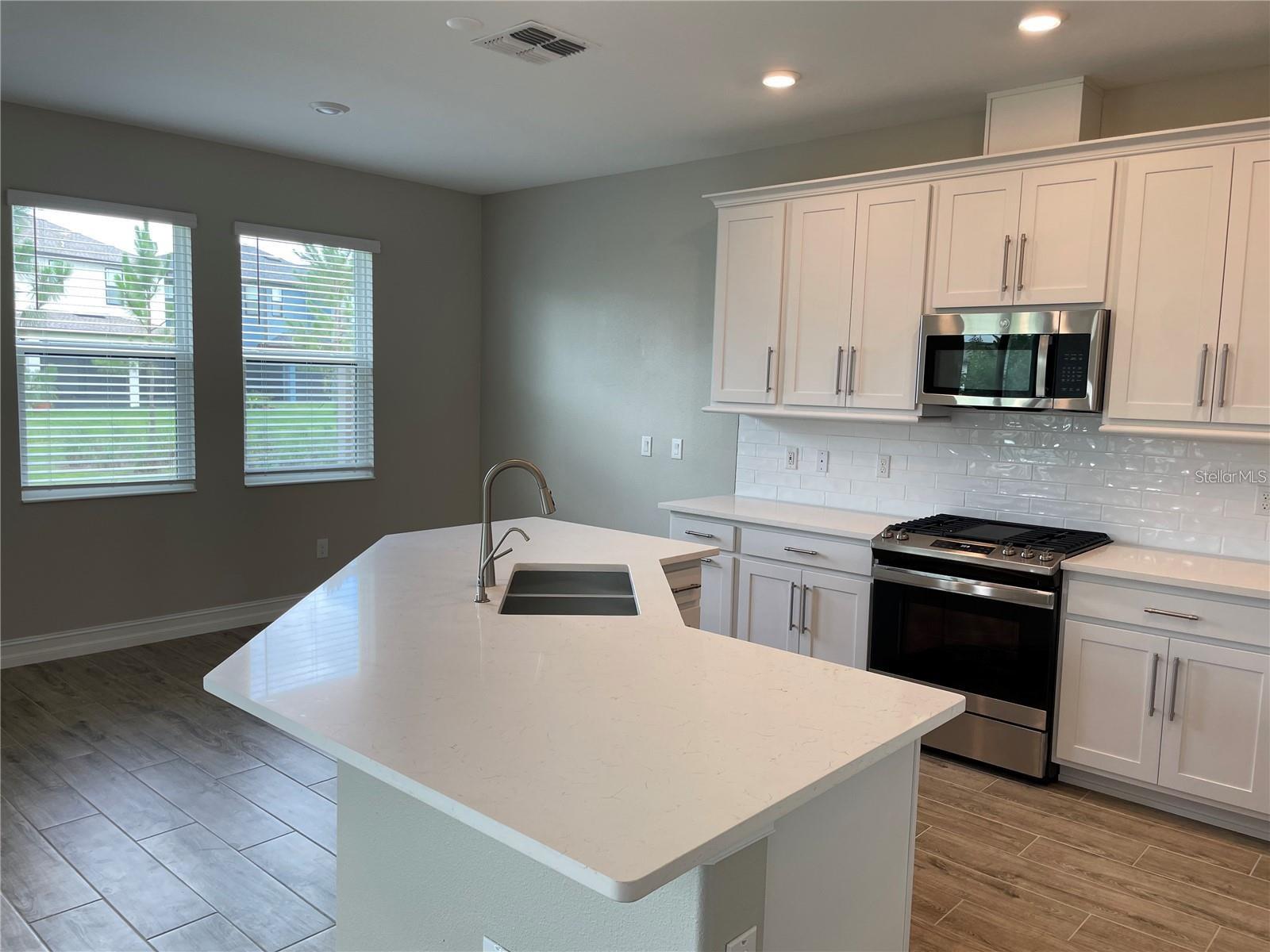 Image 9 of 34 For 4580 Almada Lane