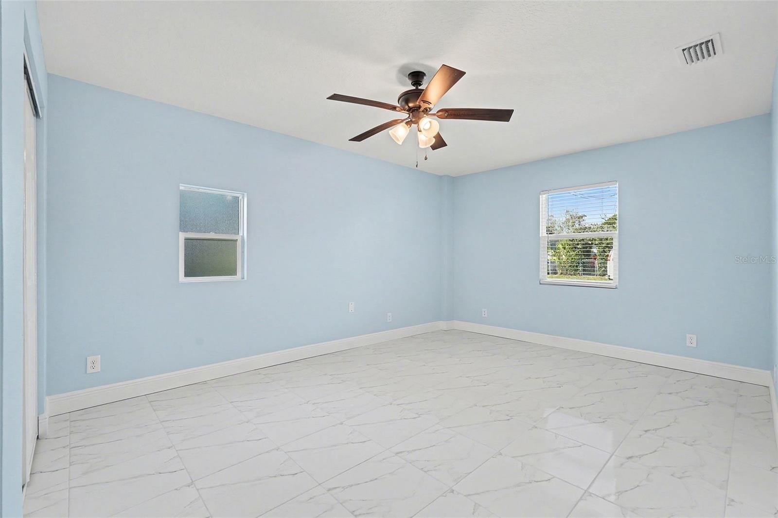 Listing photo id 16 for 14814 11th Street