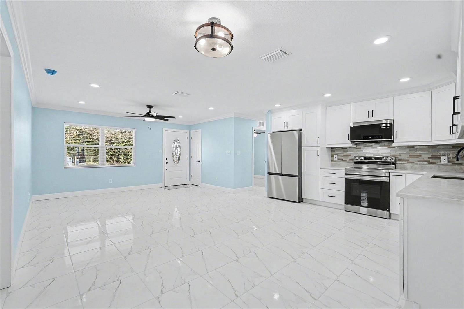 Listing photo id 7 for 14814 11th Street