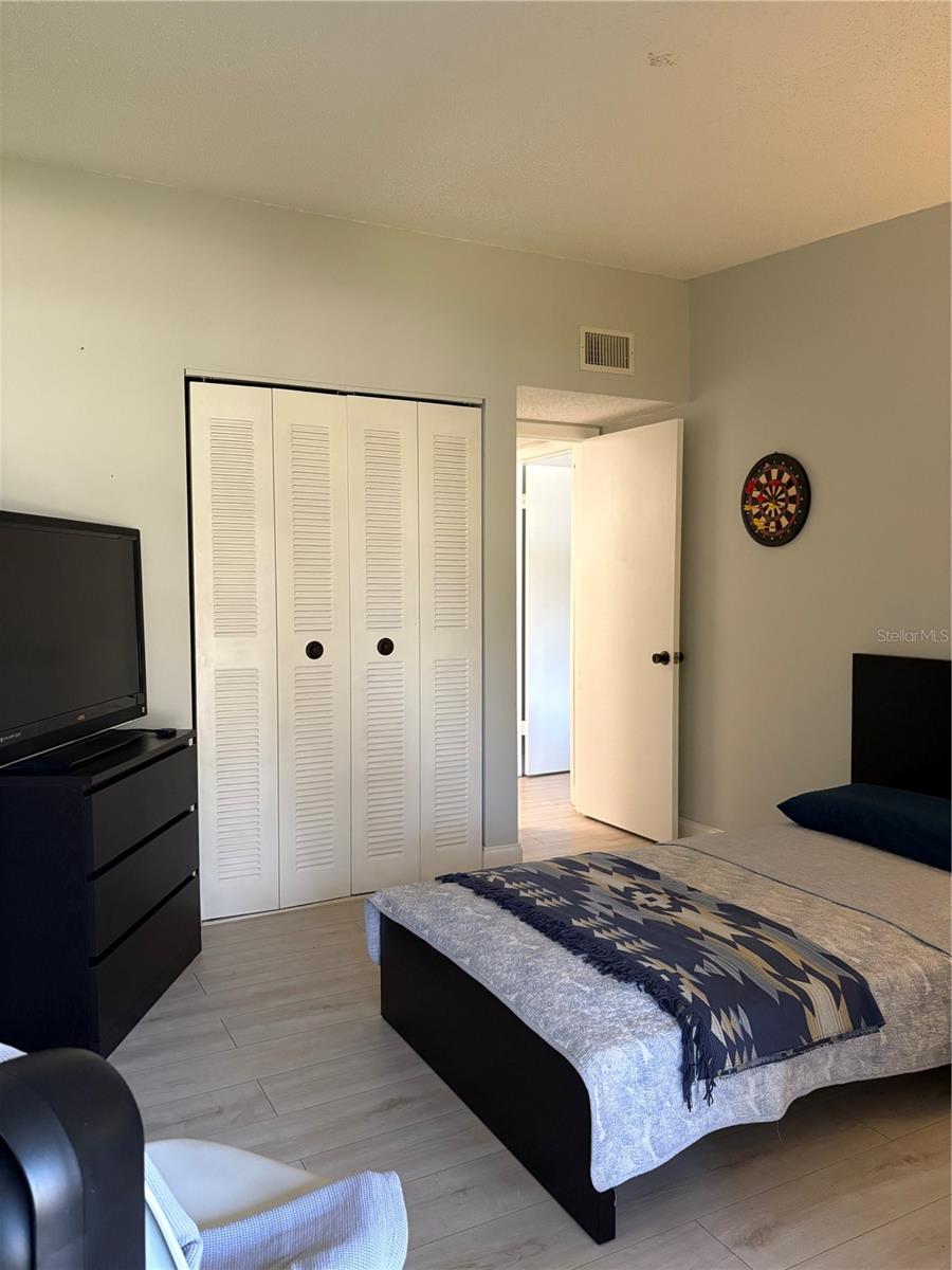 Image 21 of 26 For 3241 Fox Chase Circle N 204