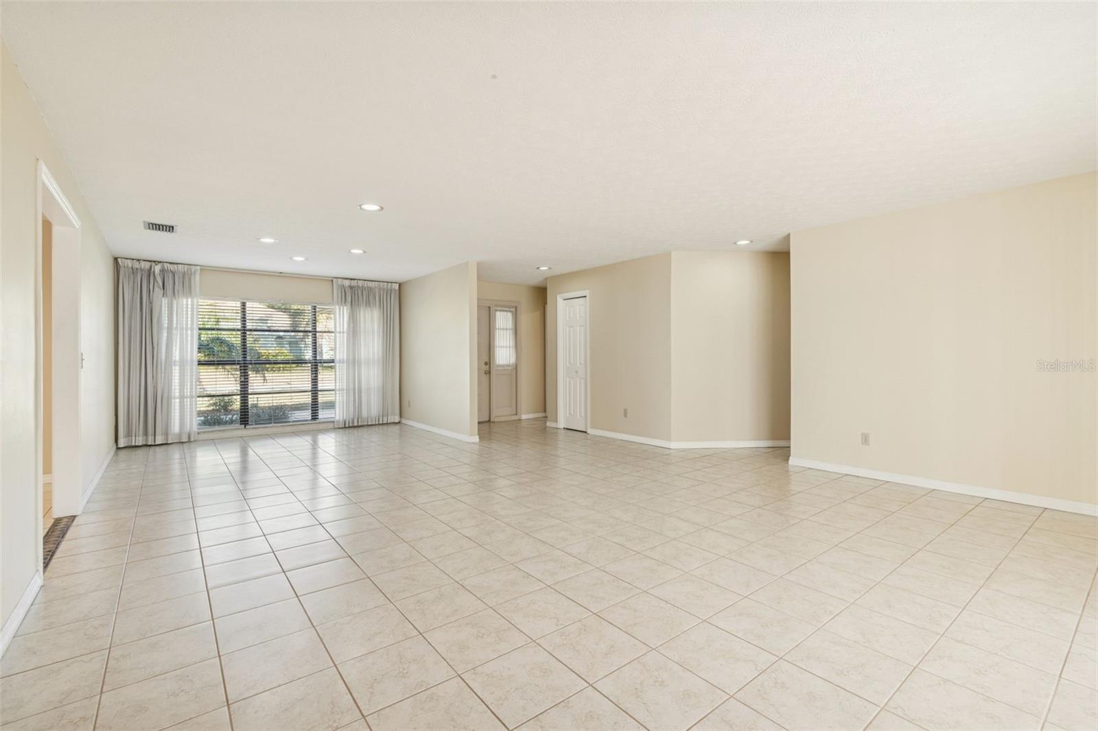 Image 10 of 36 For 6611 Peachtree Drive