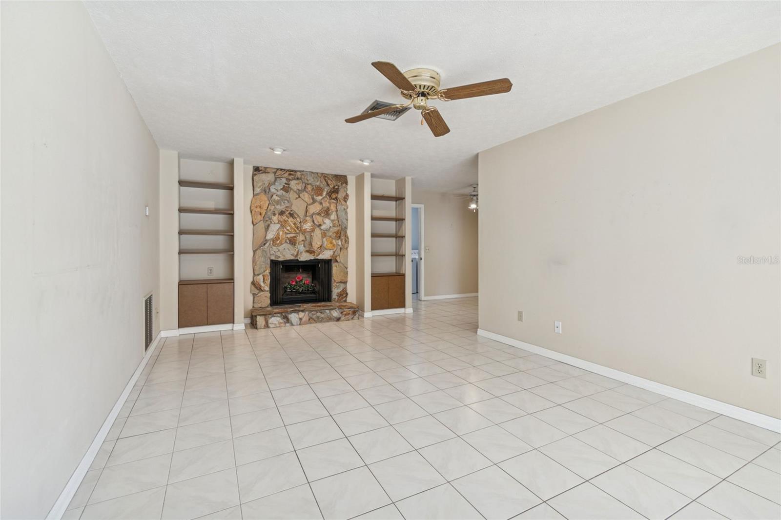 Image 14 of 36 For 6611 Peachtree Drive