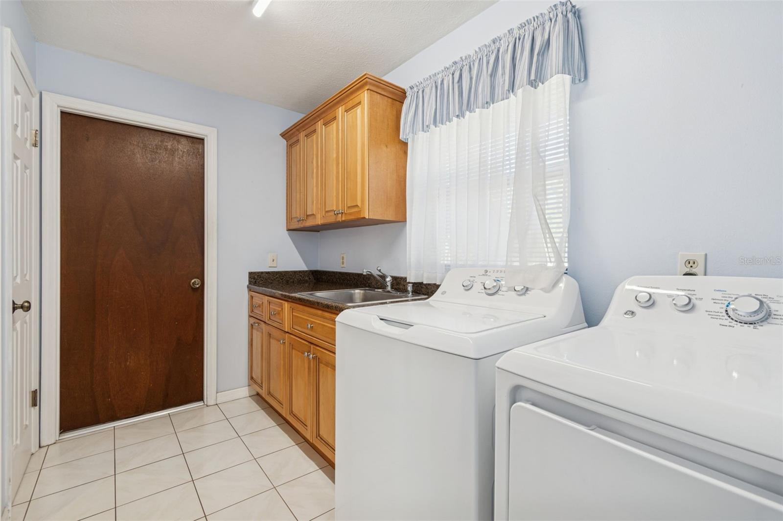 Image 15 of 36 For 6611 Peachtree Drive