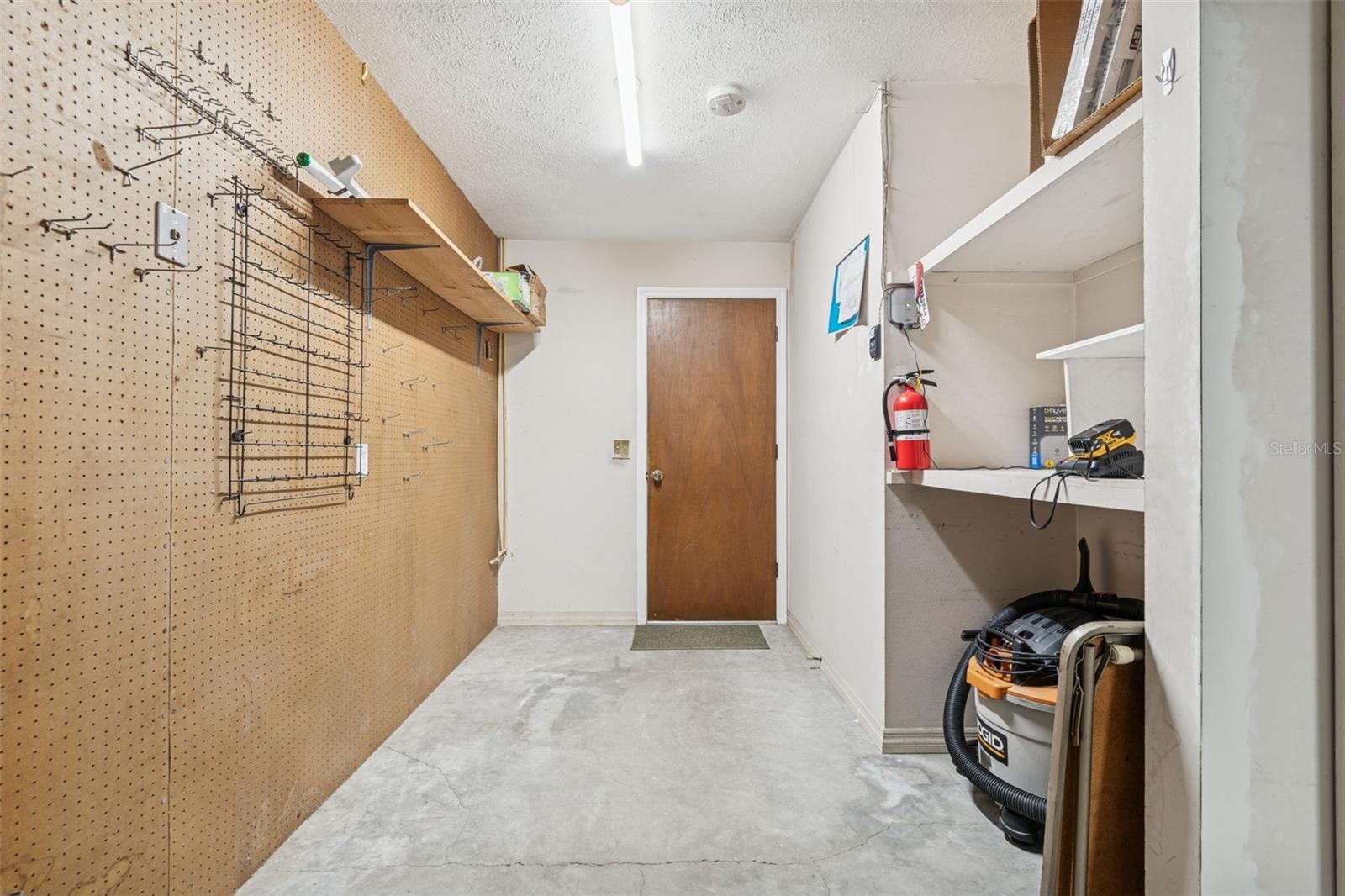 Image 27 of 36 For 6611 Peachtree Drive