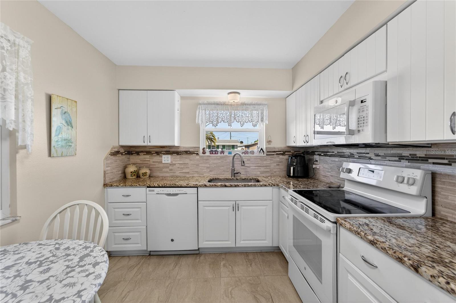 Image 10 of 53 For 1512 Chevy Chase Drive